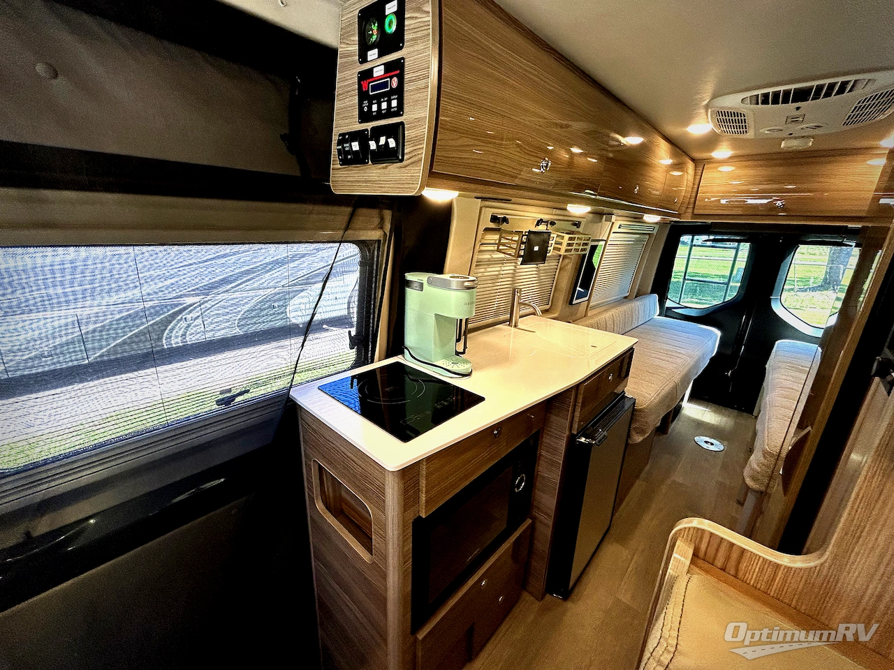 2020 Winnebago Boldt 70 BL Photo 6