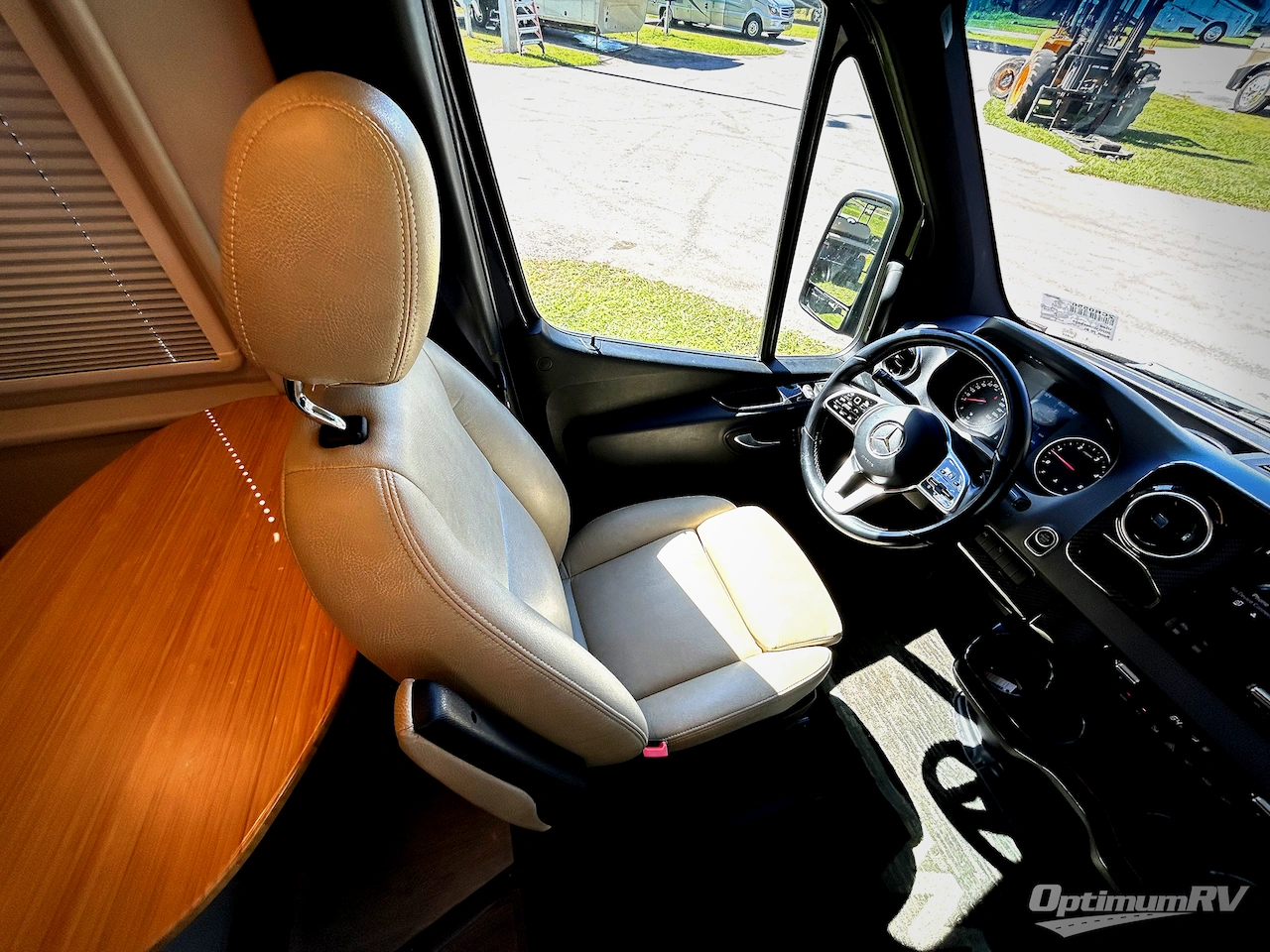 2020 Winnebago Boldt 70 BL Photo 7