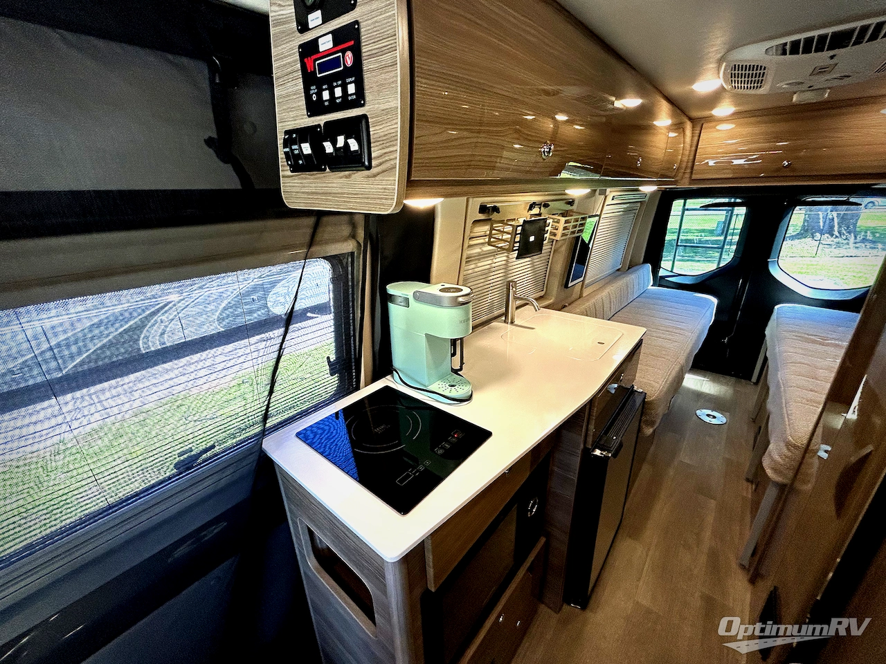 2020 Winnebago Boldt 70 BL Photo 11
