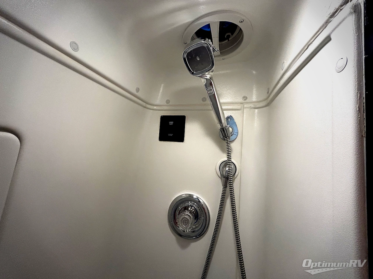 2020 Winnebago Boldt 70 BL Photo 14