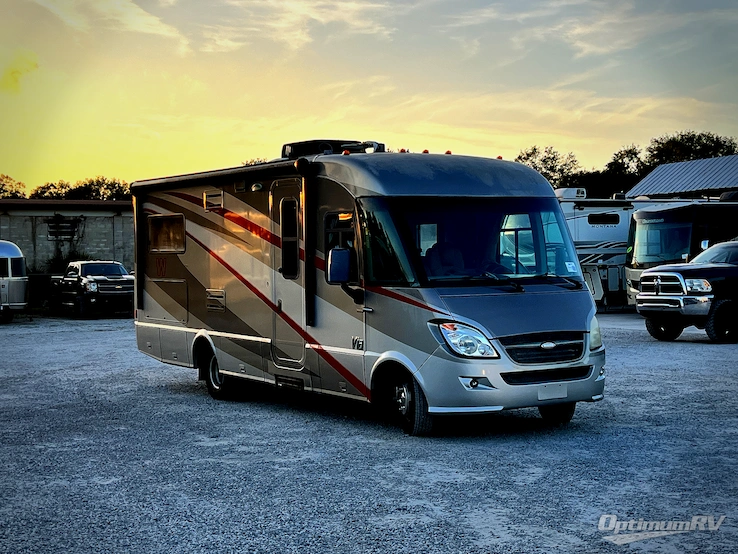 2010 Winnebago Via 25T RV Photo 1