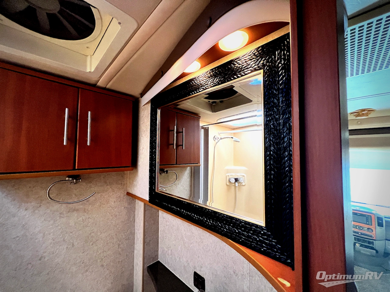 2010 Winnebago Via 25T Photo 18