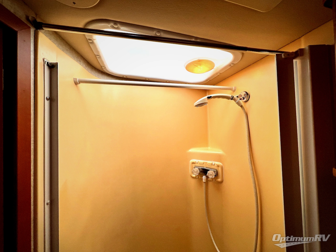 2010 Winnebago Via 25T Photo 20