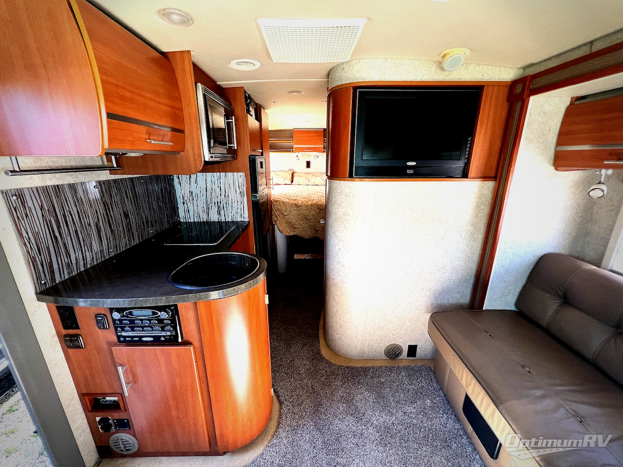 2010 Winnebago Via 25T Photo 5