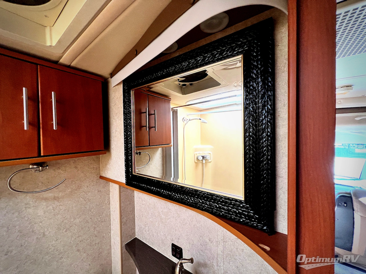 2010 Winnebago Via 25T Photo 20