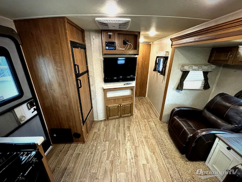 2018 Forest River Flagstaff Micro Lite 25FKS RV Photo 3