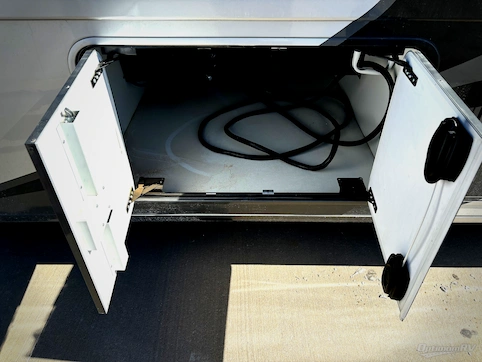2018 Thor Palazzo 36.3 RV Photo 4