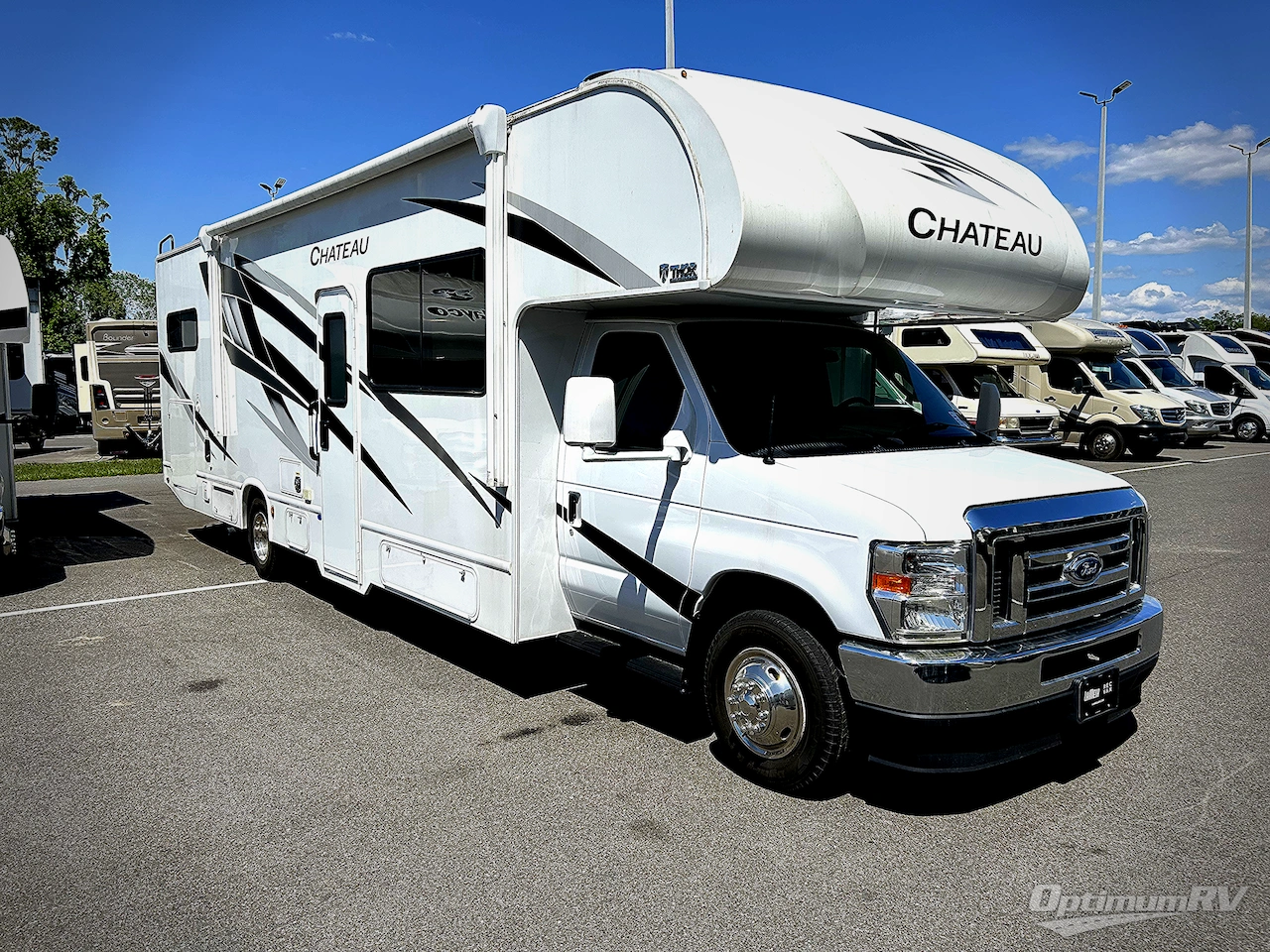 2024 Thor Chateau 31EV Photo 1