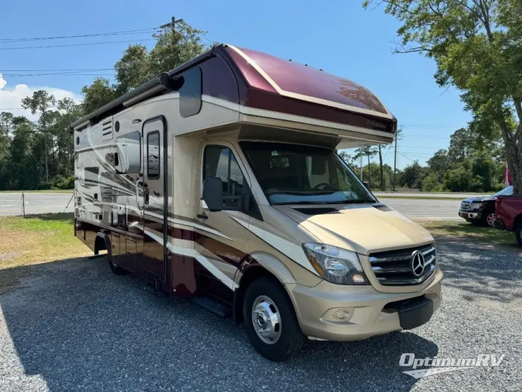 2019 Dynamax isata 3 24FW RV Photo 1