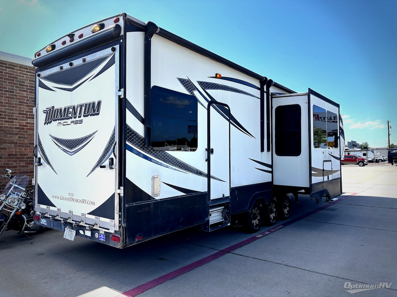 2016 Grand Design Momentum M-Class 388M Photo 1