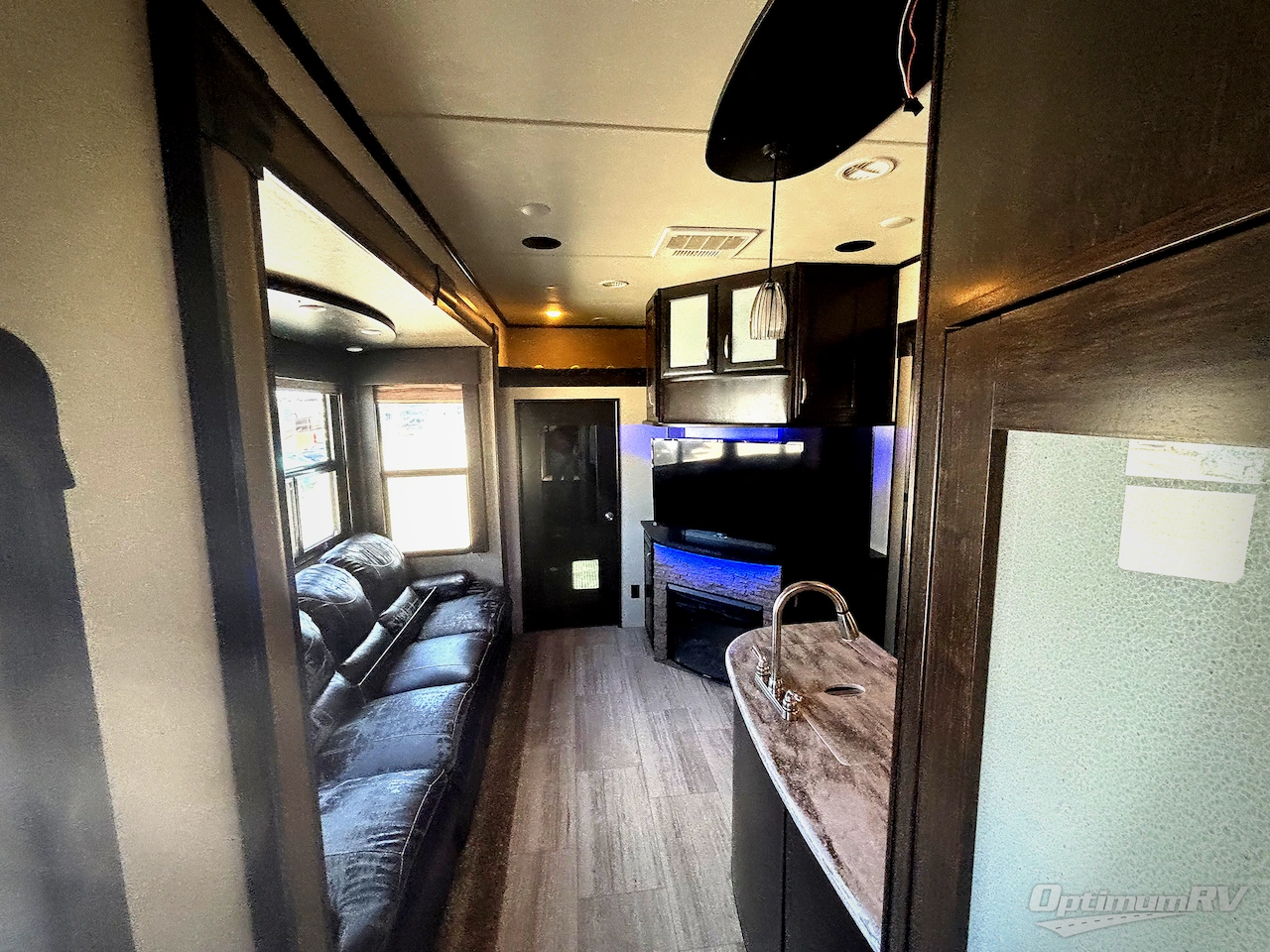 2016 Grand Design Momentum M-Class 388M Photo 4