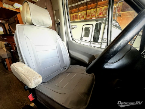 2014 Roadtrek Agile SS RV Photo 2