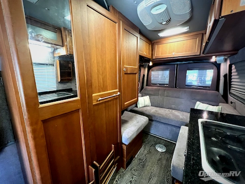 2014 Roadtrek Roadtrek SS-AGILE RV Photo 2