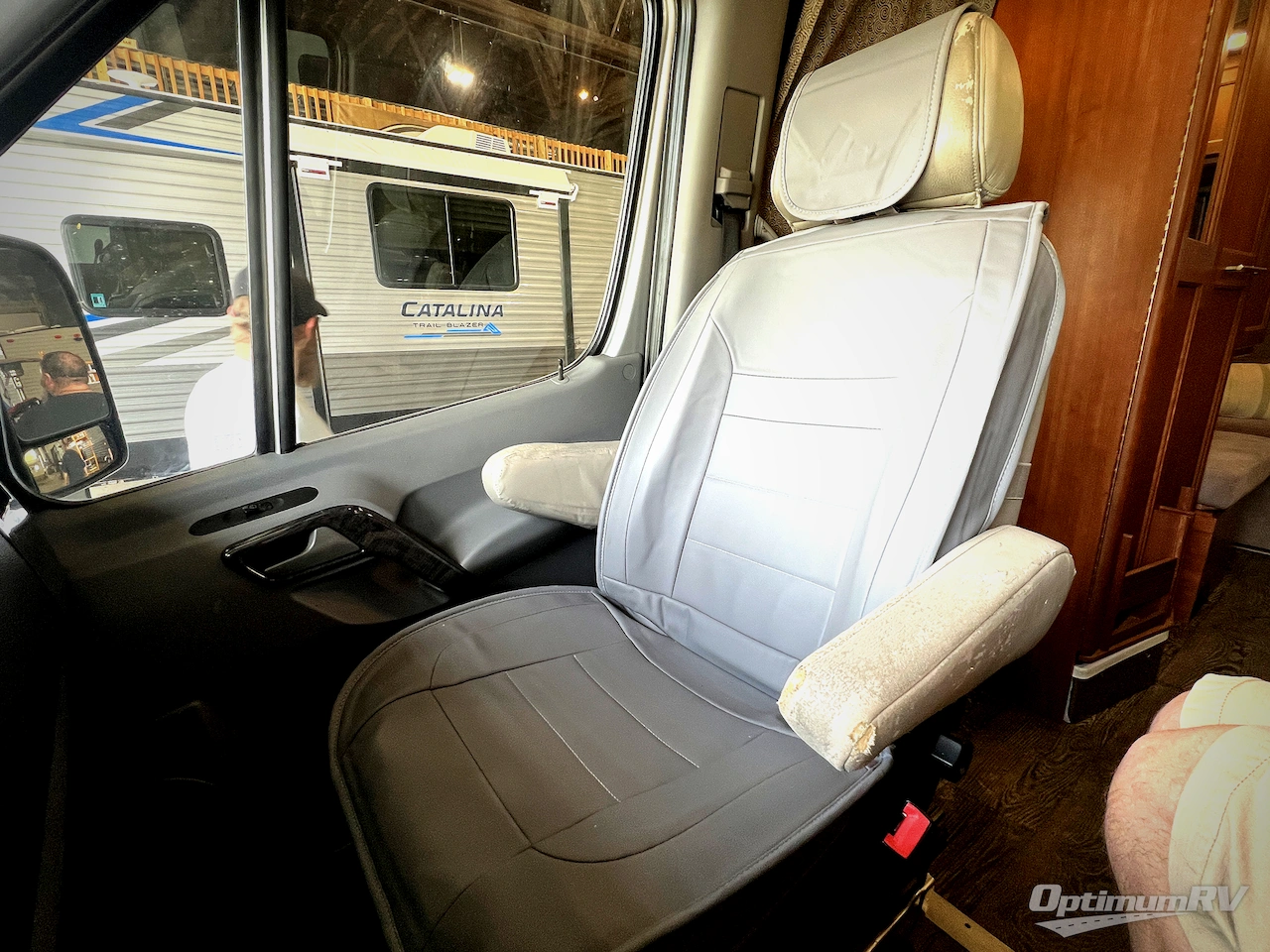 2014 Roadtrek Agile SS Photo 8