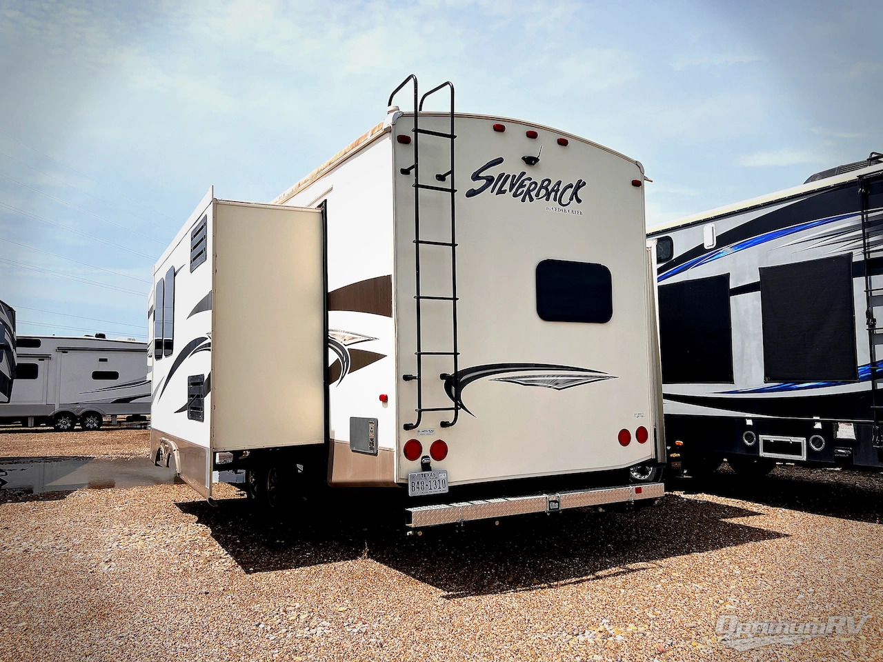 2015 Forest River Cedar Creek Silverback 31RK Photo 2