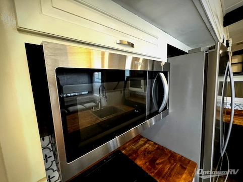 2019 Forest River Cedar Creek Silverback 37FLK RV Photo 3