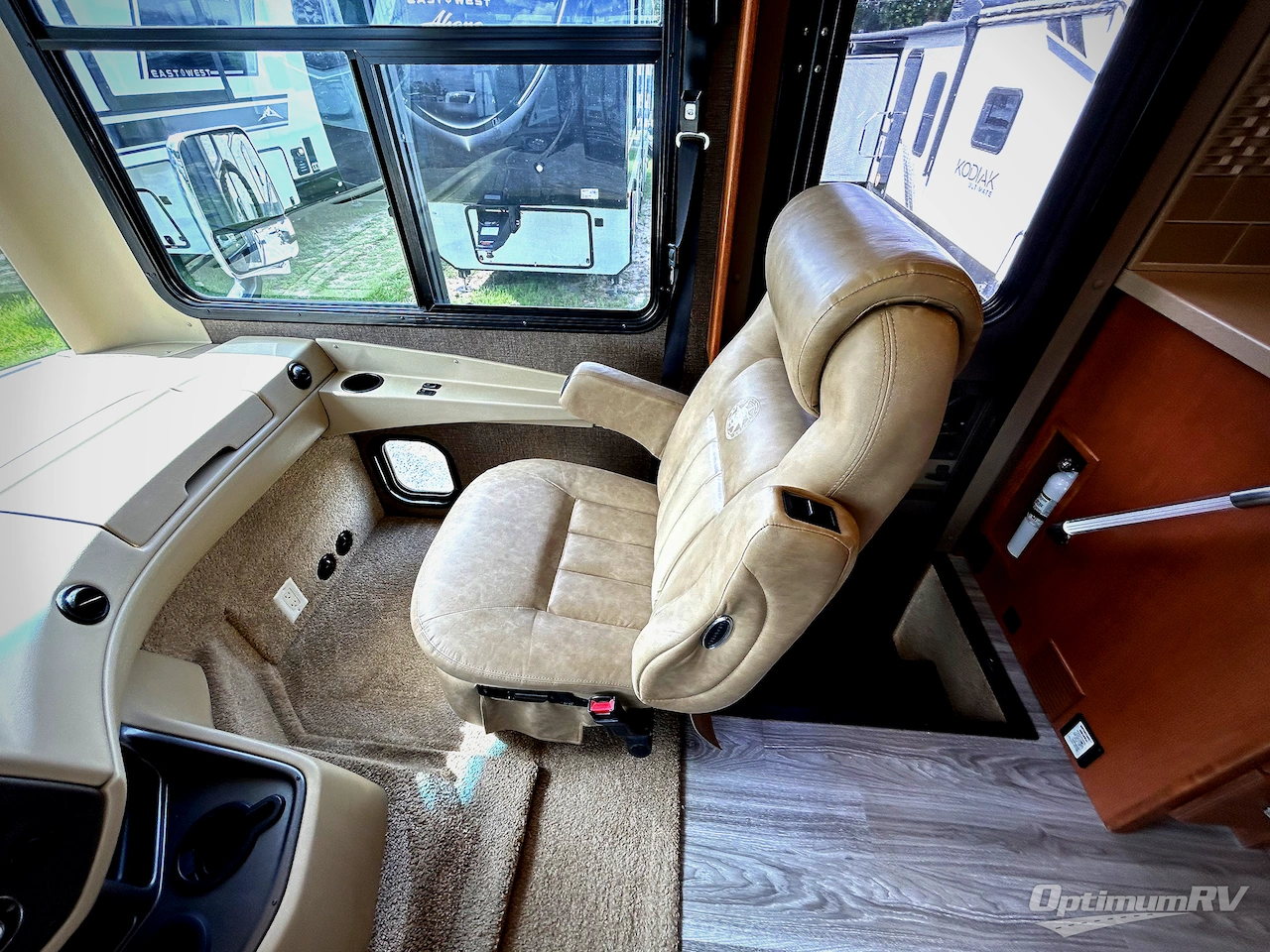 2017 Tiffin Allegro 36 UA Photo 9