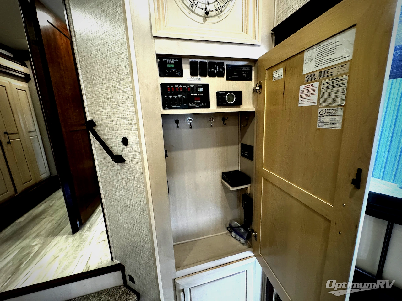 2020 DRV Luxury Suites Mobile Suites 40KSSB4 Photo 14
