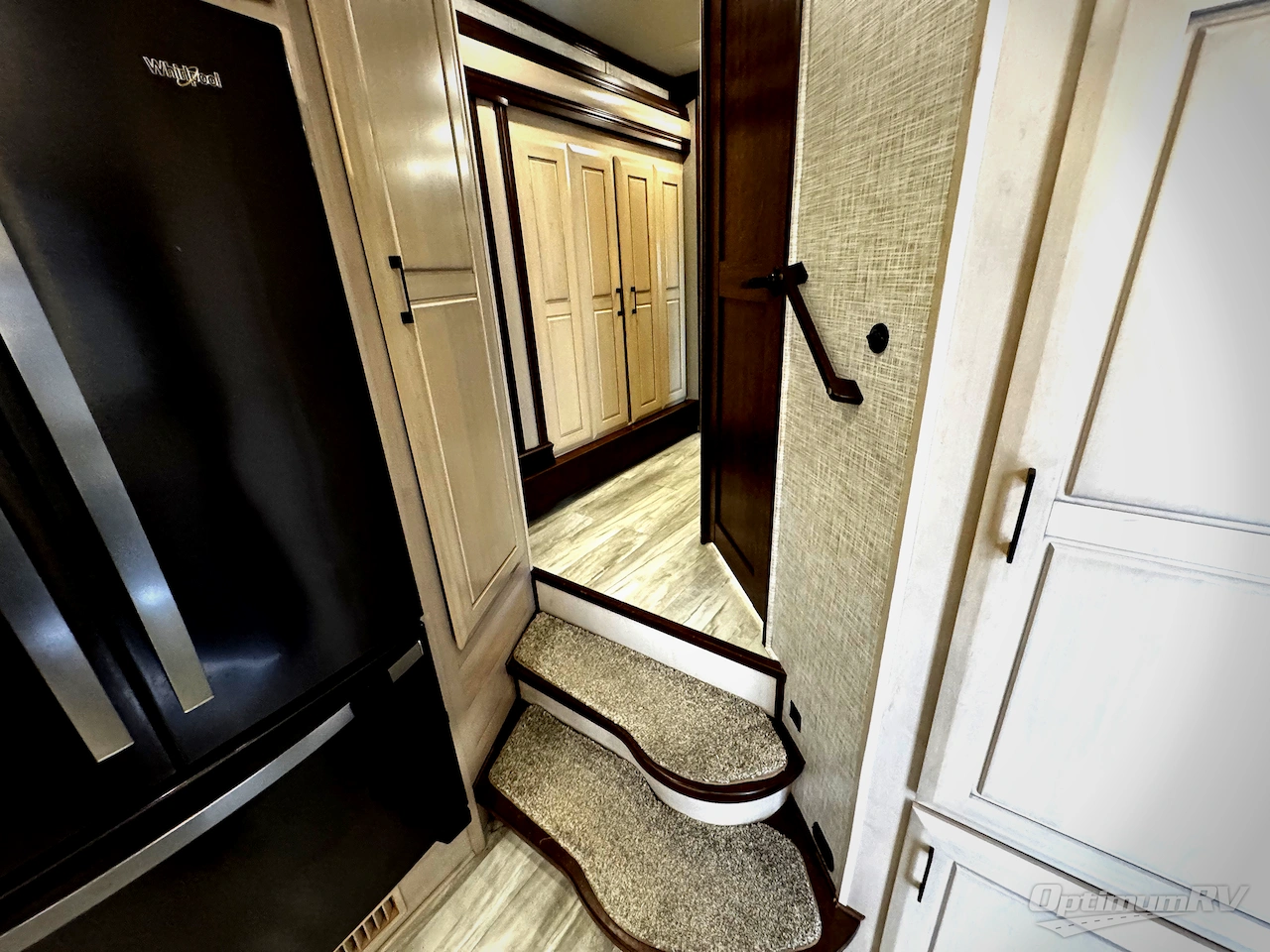 2020 DRV Luxury Suites Mobile Suites 40KSSB4 Photo 16