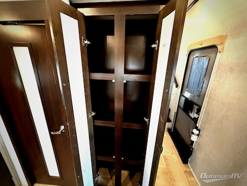 2021 Palomino Columbus 378MBC RV Photo 3