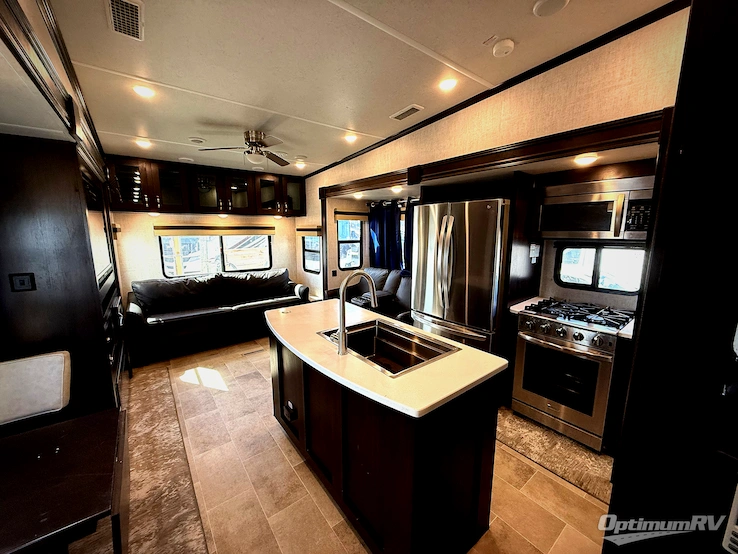 2021 Palomino Columbus 378MBC RV Photo 1