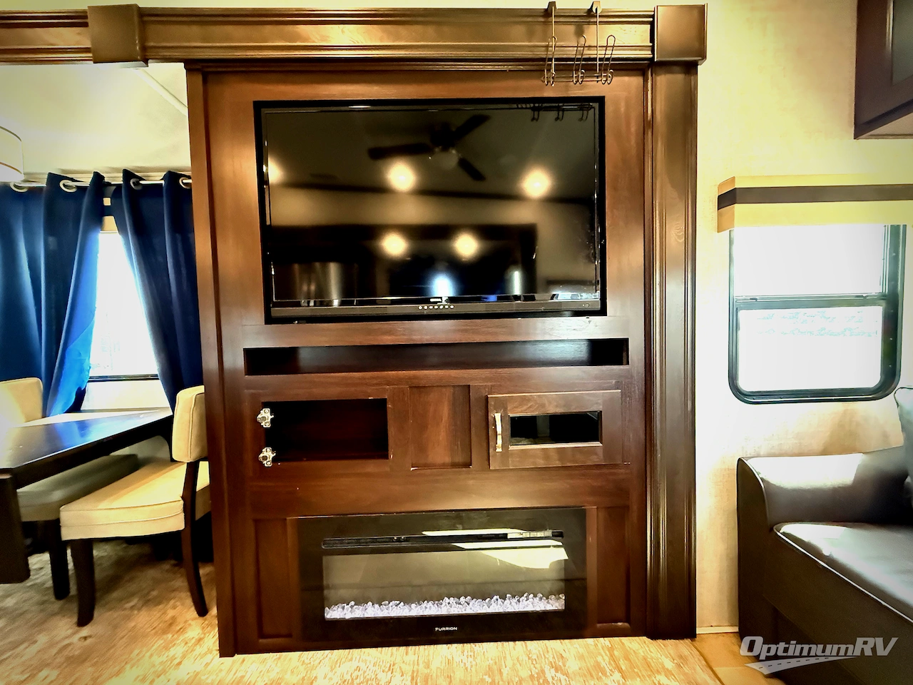 2021 Palomino Columbus 378MBC Photo 3