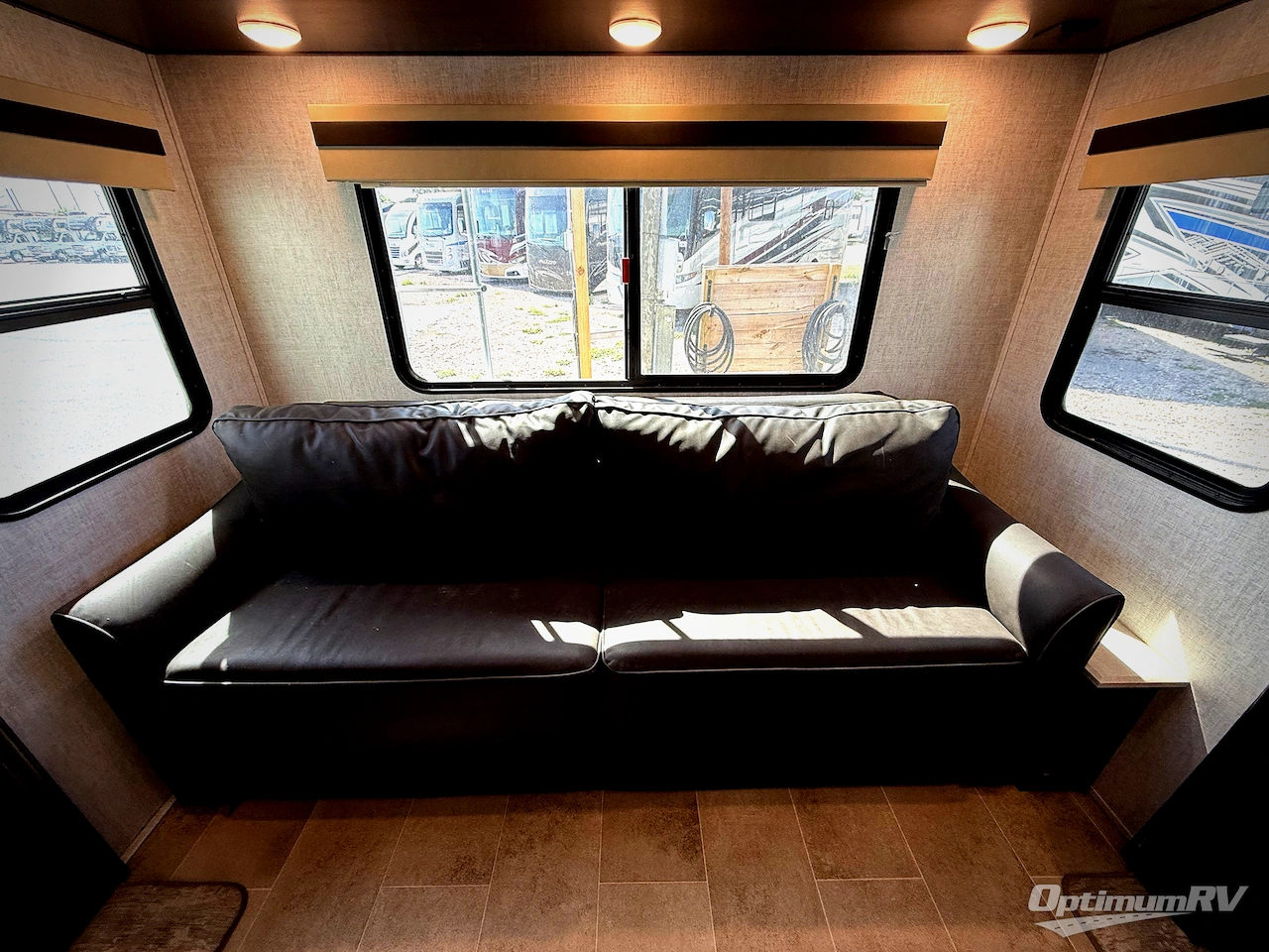 2021 Palomino Columbus 378MBC Photo 4