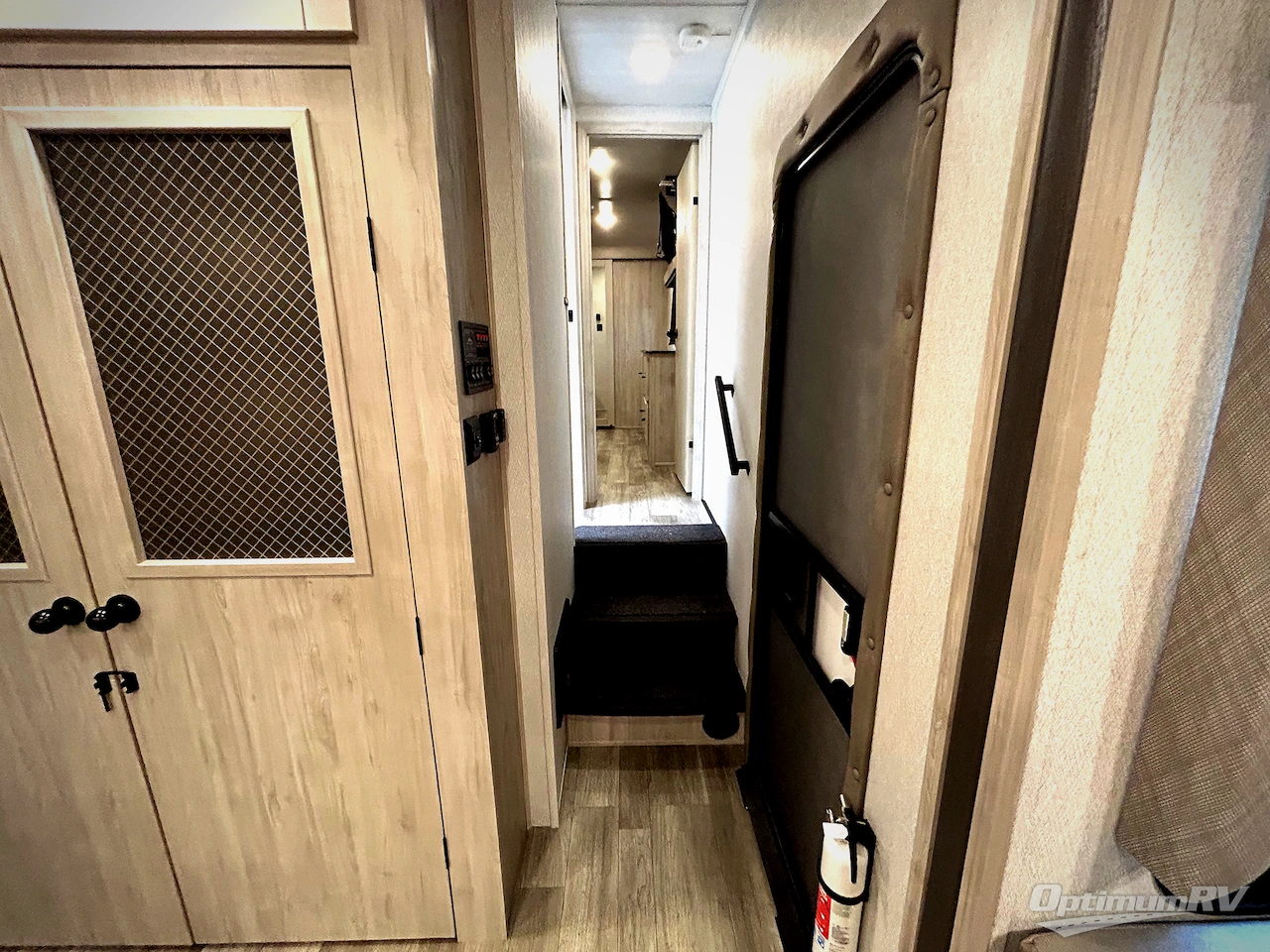 2023 East To West Tandara 320RL Photo 5