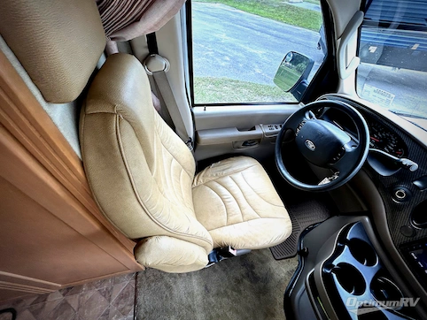 2009 Pleasure-Way Excel RD RV Photo 2