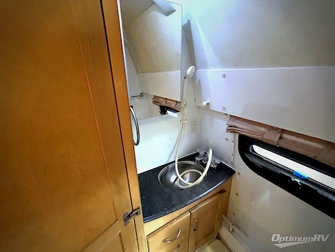 2009 Pleasure-Way Excel RD RV Photo 3