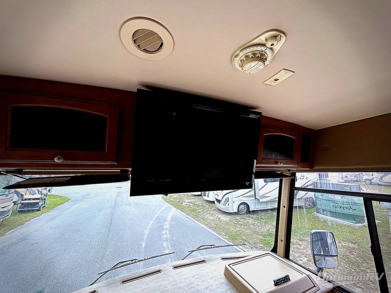 2012 Winnebago Vista 26P Photo 10