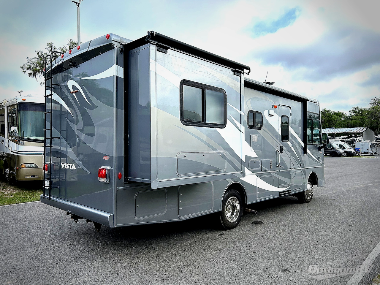 2012 Winnebago Vista 26P Photo 2