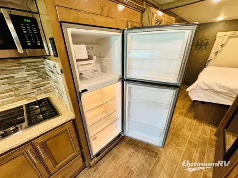 2020 Thor Miramar 35.2 RV Photo 4