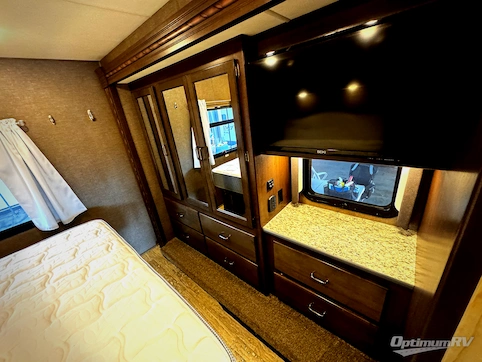 2017 Thor Hurricane 29M RV Photo 4