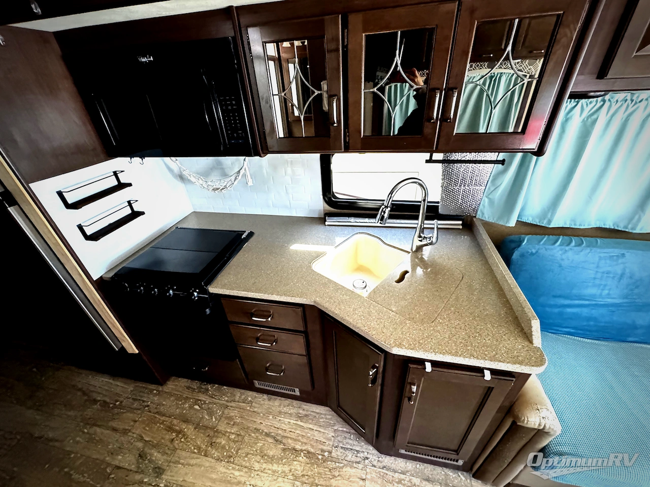 2017 Thor Hurricane 29M Photo 10