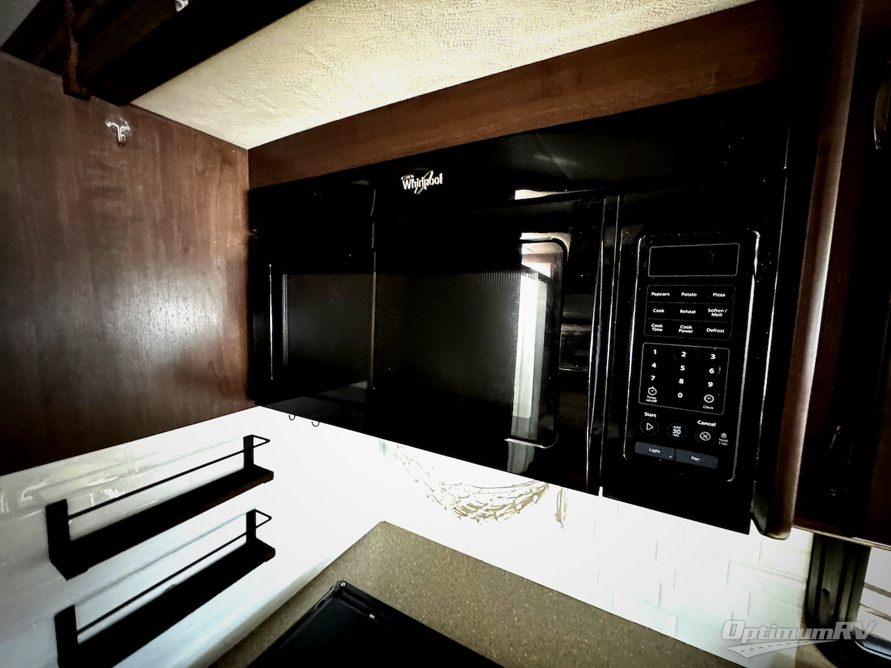 2017 Thor Hurricane 29M Photo 11