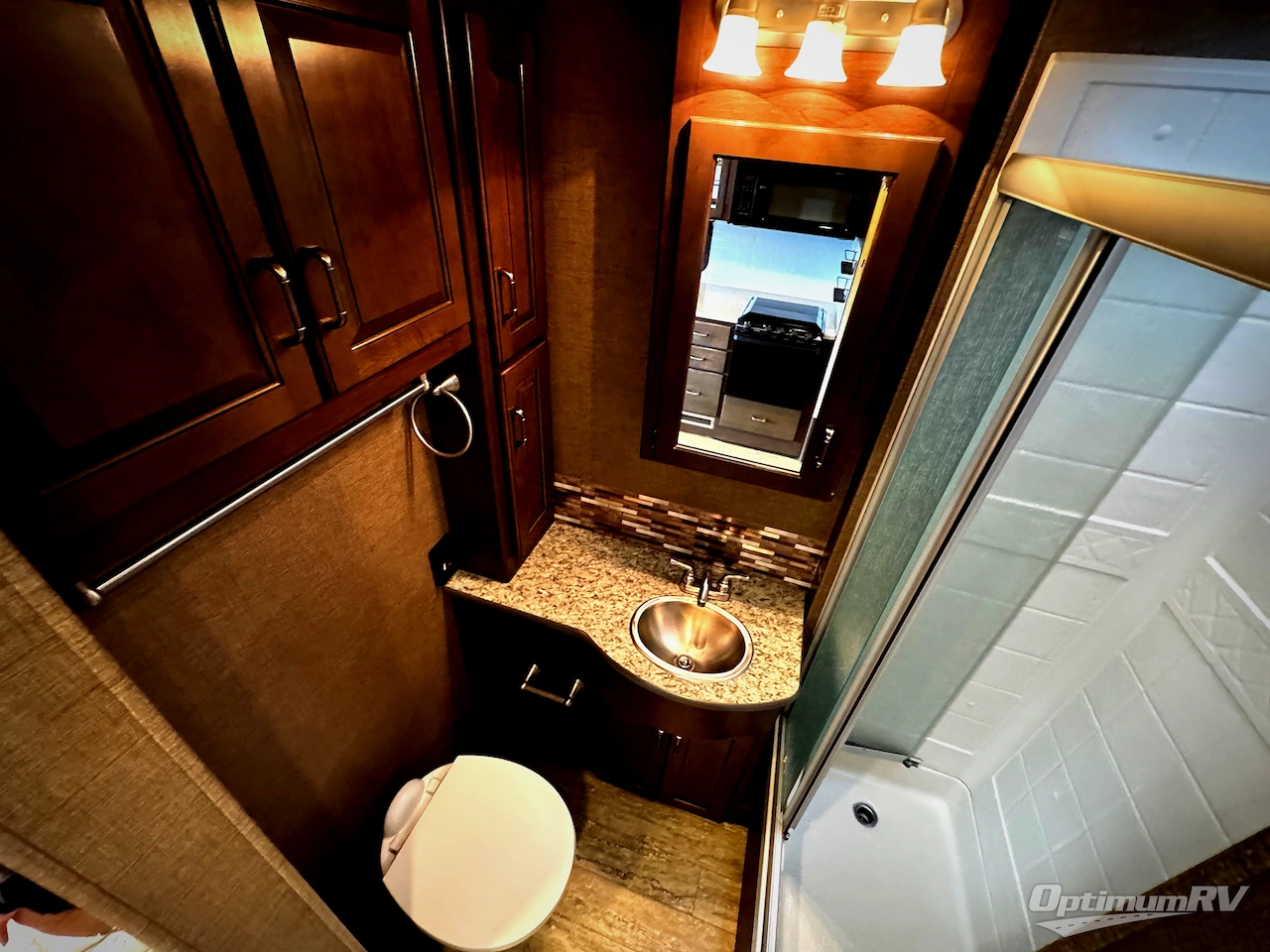 2017 Thor Hurricane 29M Photo 11