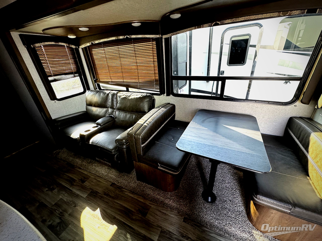 2020 Keystone Cougar 364BHL Photo 5