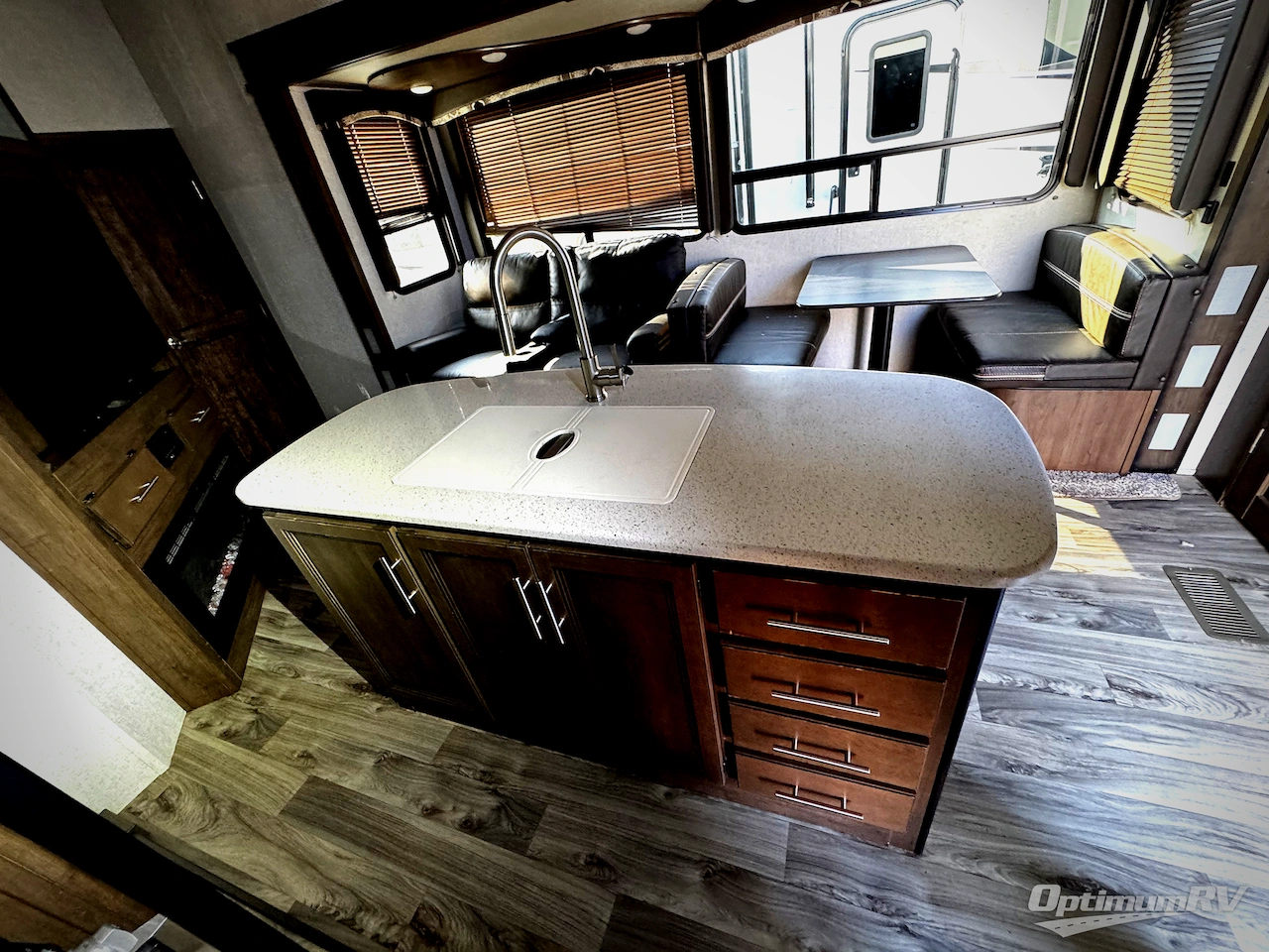 2020 Keystone Cougar 364BHL Photo 9