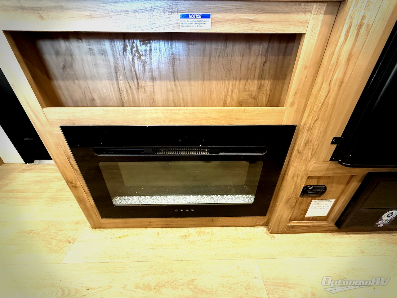 2025 Forest River Cherokee Wolf Pup 16EV Photo 10