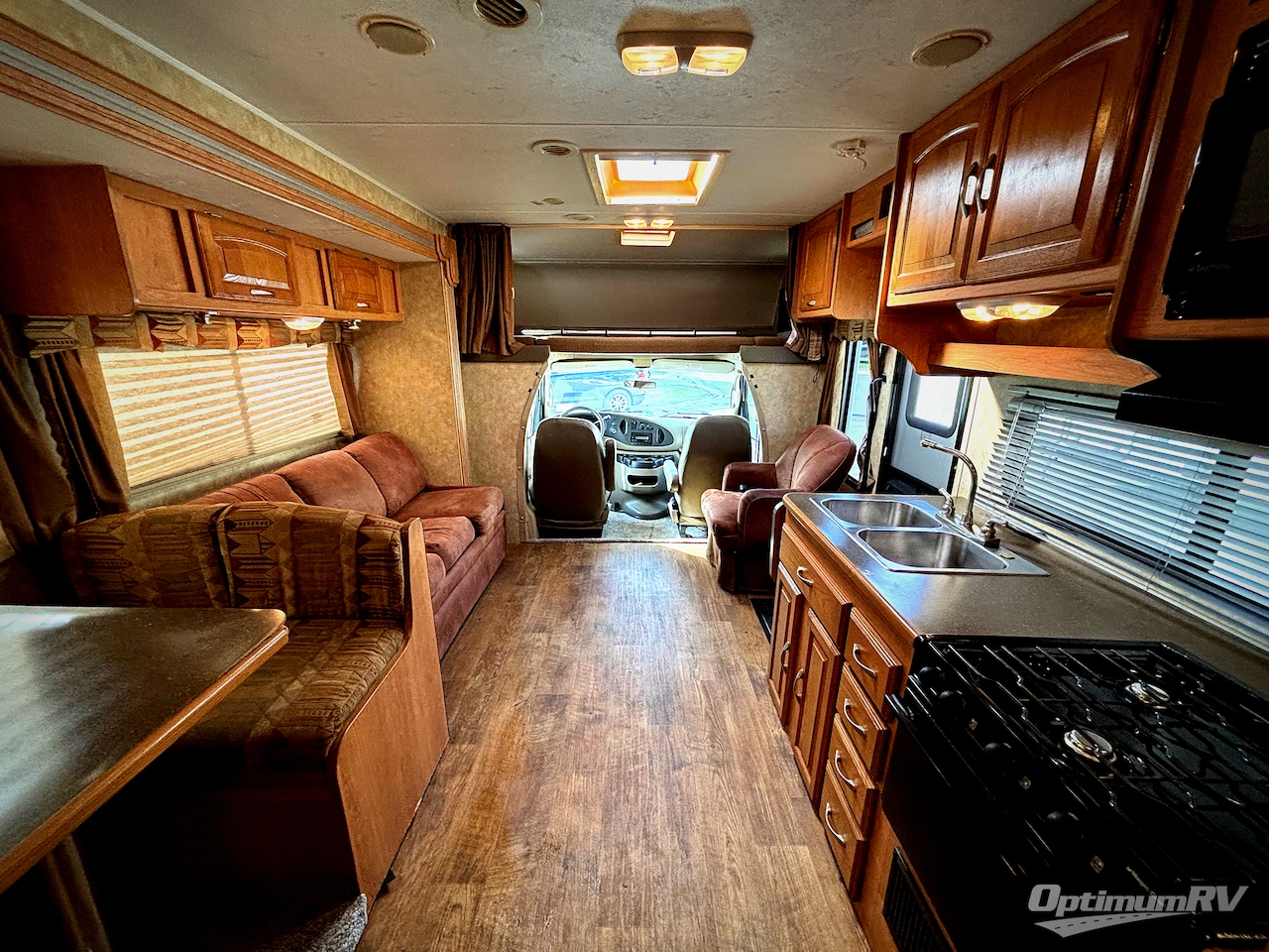 2009 Coachmen Freelander 3150SS Photo 4