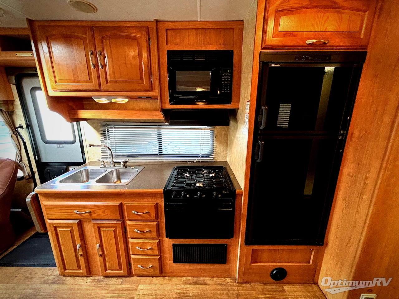 2009 Coachmen Freelander 3150SS Photo 5