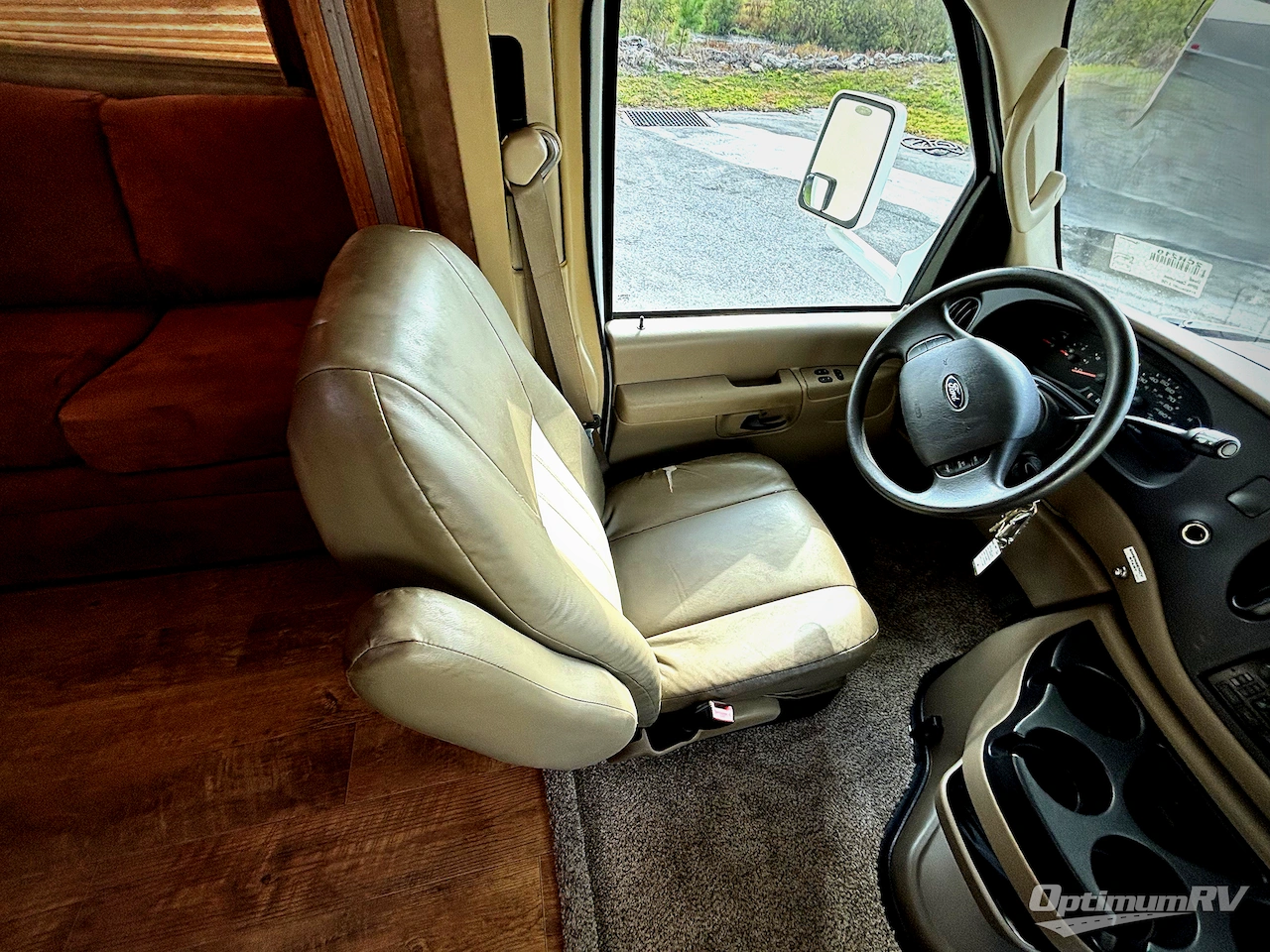 2009 Coachmen Freelander 3150SS Photo 6