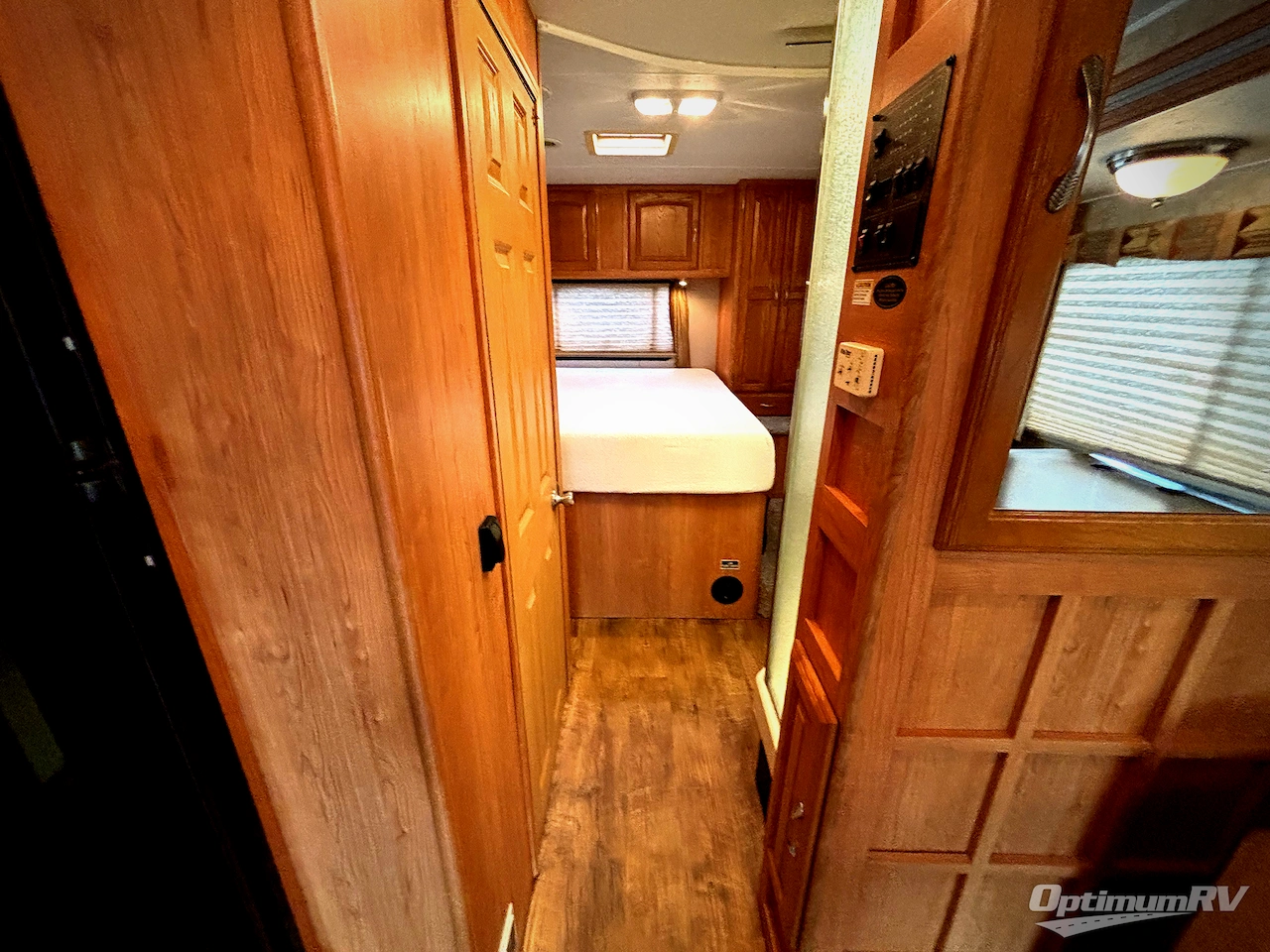 2009 Coachmen Freelander 3150SS Photo 16