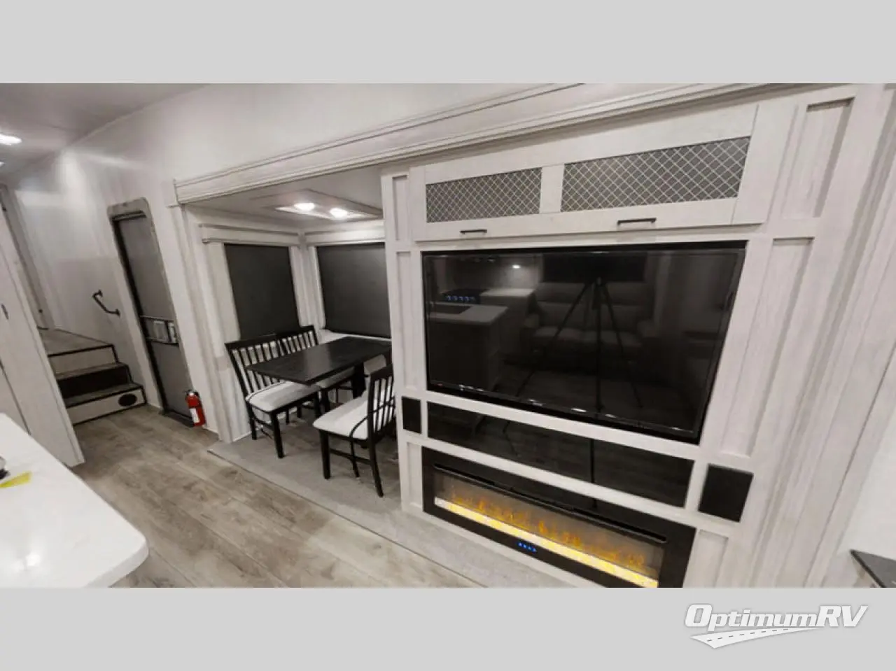 2023 East To West Tandara 386MB-OK Photo 3