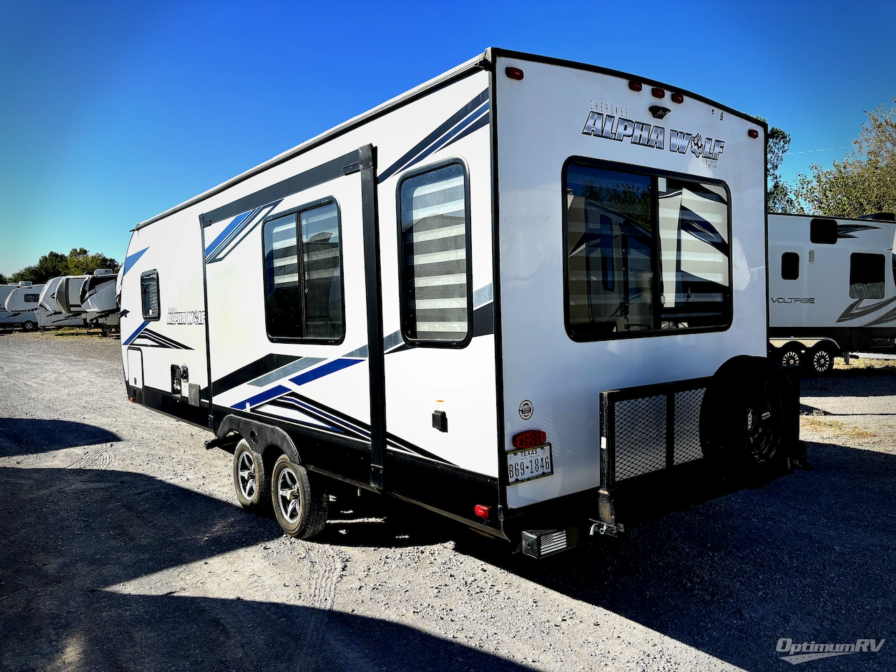 2021 Forest River Cherokee Alpha Wolf 23RD-L Photo 3