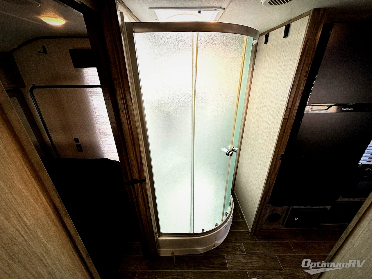 2021 Forest River Cherokee Alpha Wolf 23RD-L Photo 10