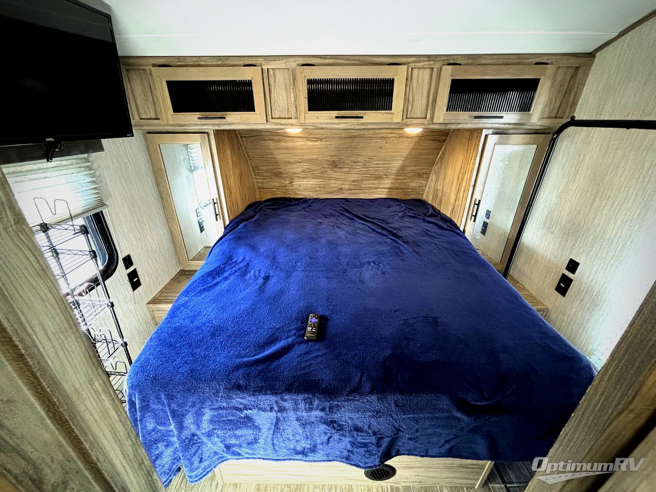 2021 Forest River Cherokee Alpha Wolf 23RD-L Photo 11