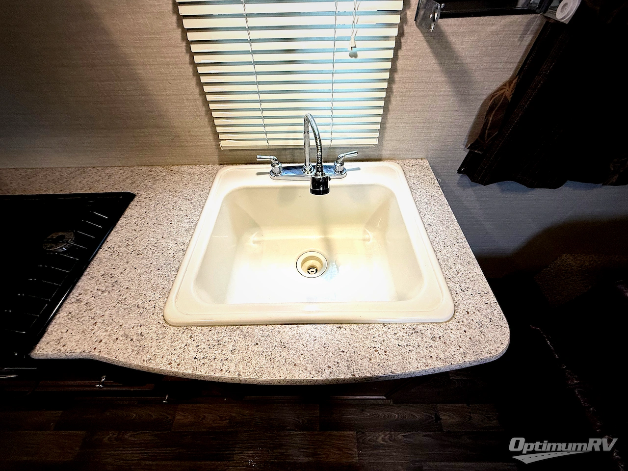 2017 Keystone Bullet Crossfire 2070BH Photo 5