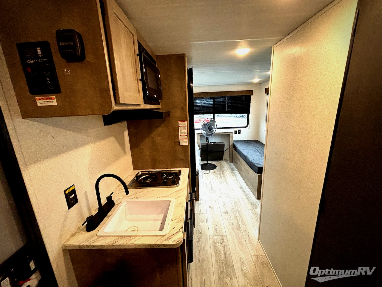 2025 Keystone Springdale Classic Mini 2200BH Photo 4